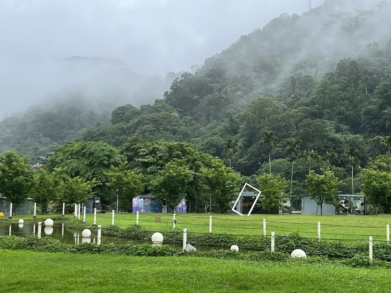當夜色降臨與溫泉暖意相伴,威尼斯溫泉露營地讓露營旅行多一份幸福感