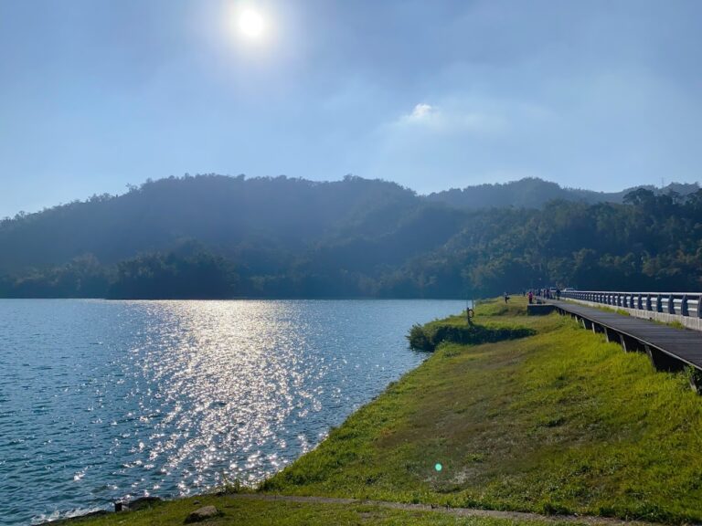 向山懸臂式觀景台懶人包|一次看懂向山兩大觀景點怎麼玩、怎麼拍最美