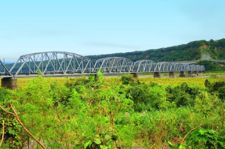 大安溪鐵橋深度旅遊指南:舊山線百年鋼橋風景、歷史亮點與散步路線一次看