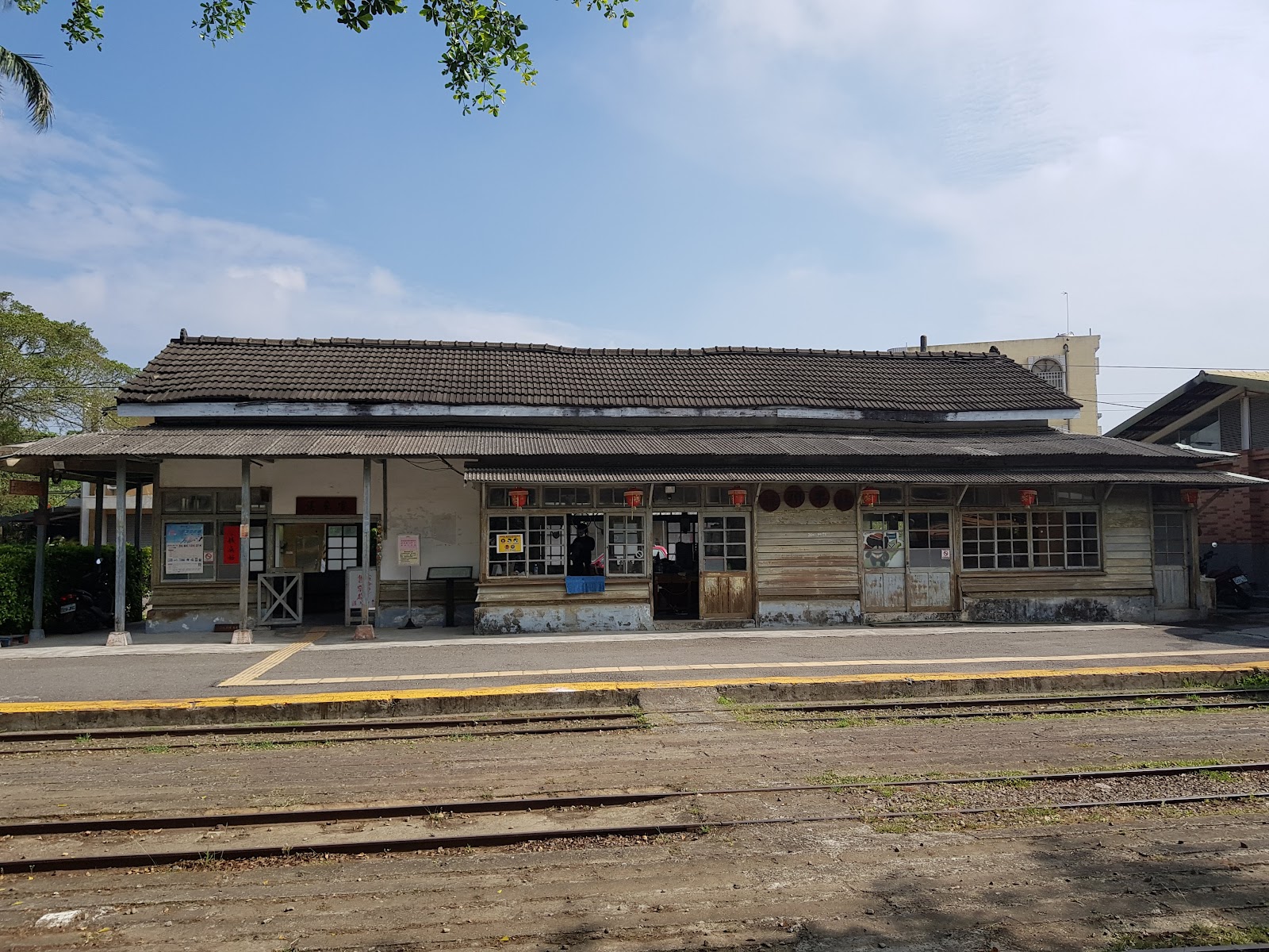 嘉義蒜頭糖廠五分車站木造站房外觀月台窄軌鐵路昭和氛圍