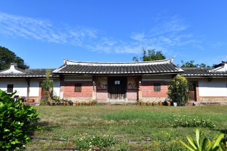 台中神岡筱雲山莊建築群燕尾翹脊彩繪壁畫