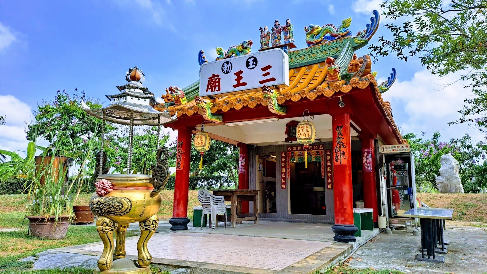 飛虎將軍廟內部神龕景象