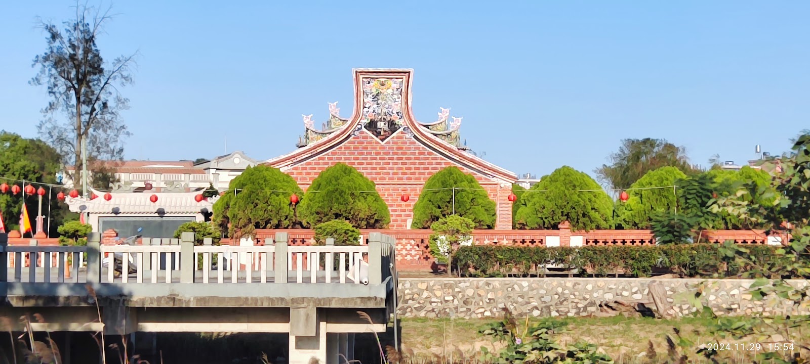 雙鯉濕地自然中心建築外觀正面