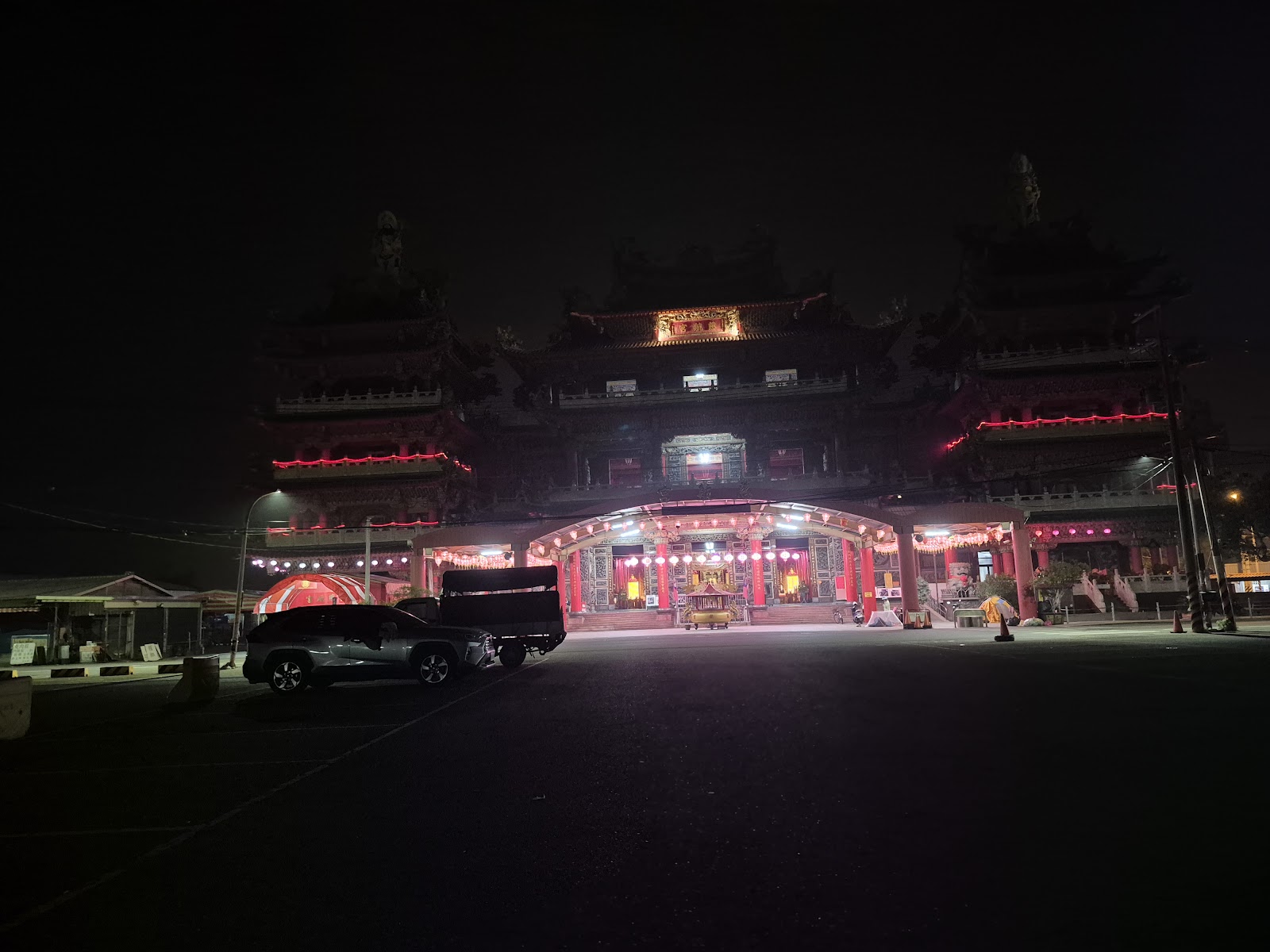 竹塘慈航宮夜間廟宇寬景