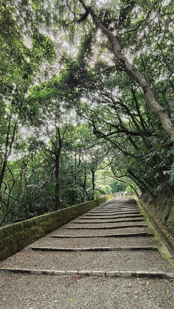大武崙砲台石造城牆步道歷史感十足