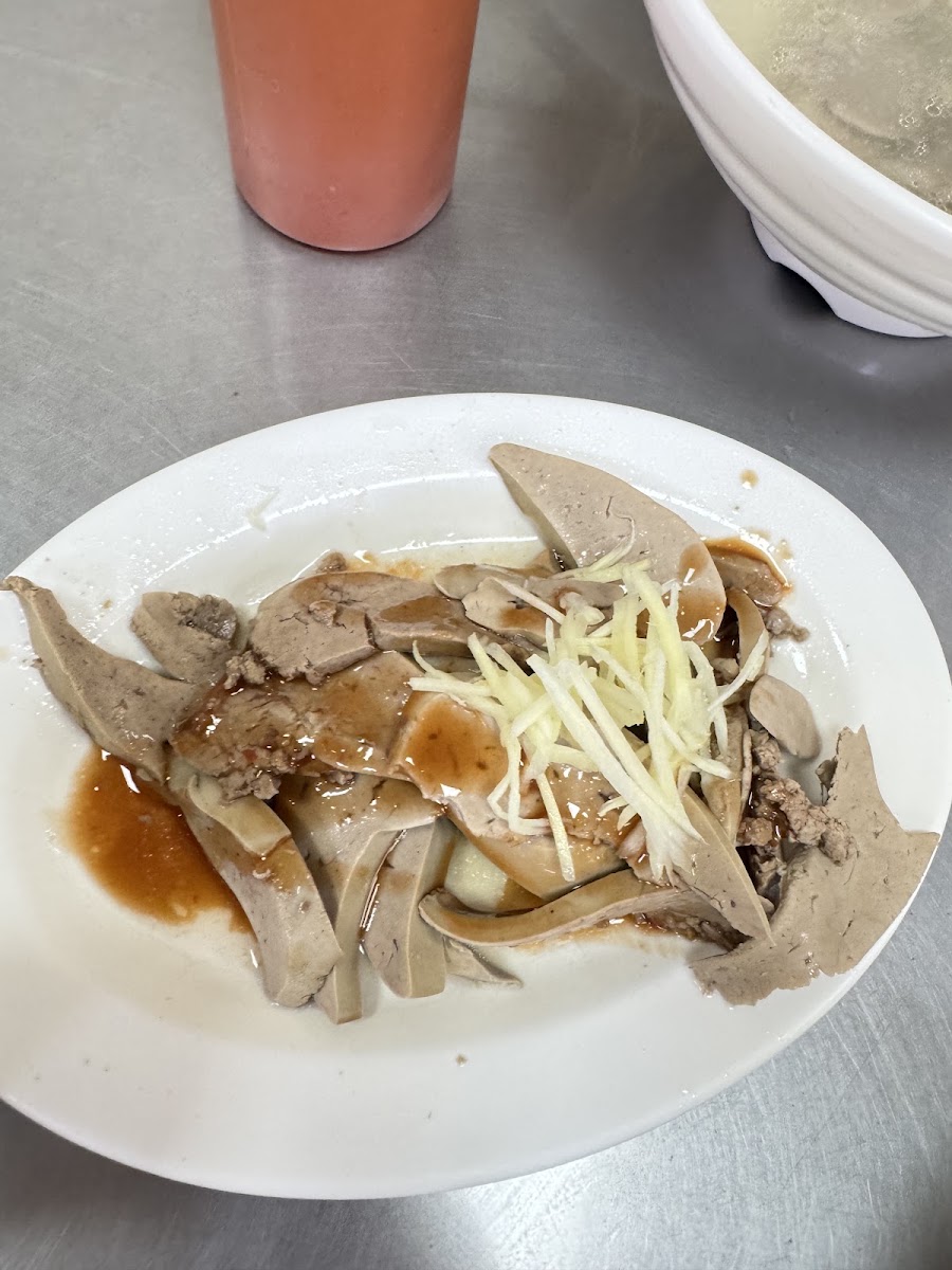 阿彰鵝肉拼盤附薑絲醬油