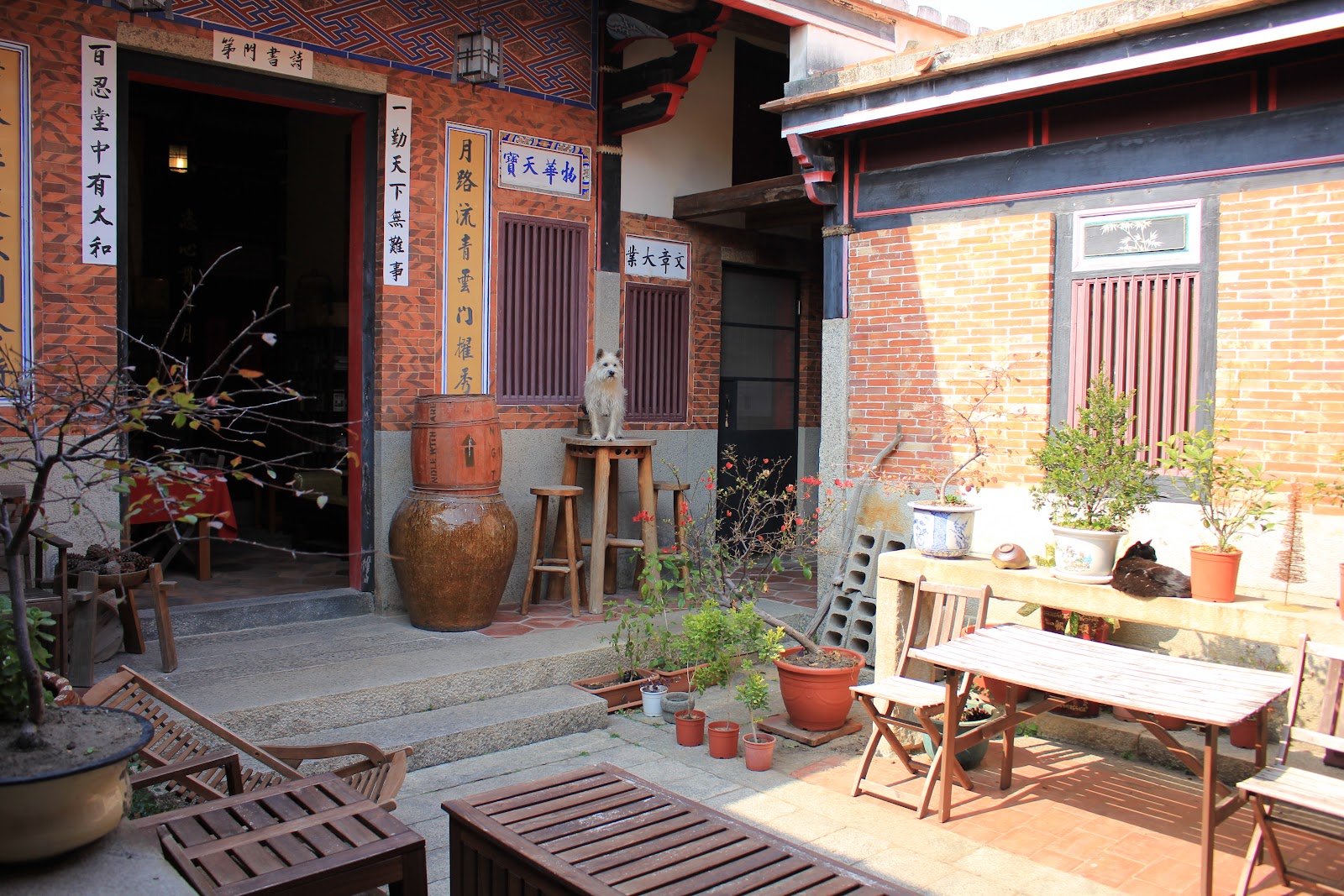 金門慈堤三角堡咖啡屋紅磚建築外觀