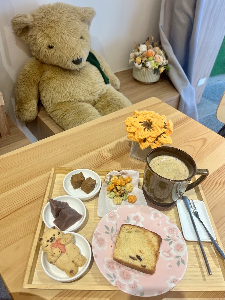 泰迪熊角落與下午茶甜點擺盤