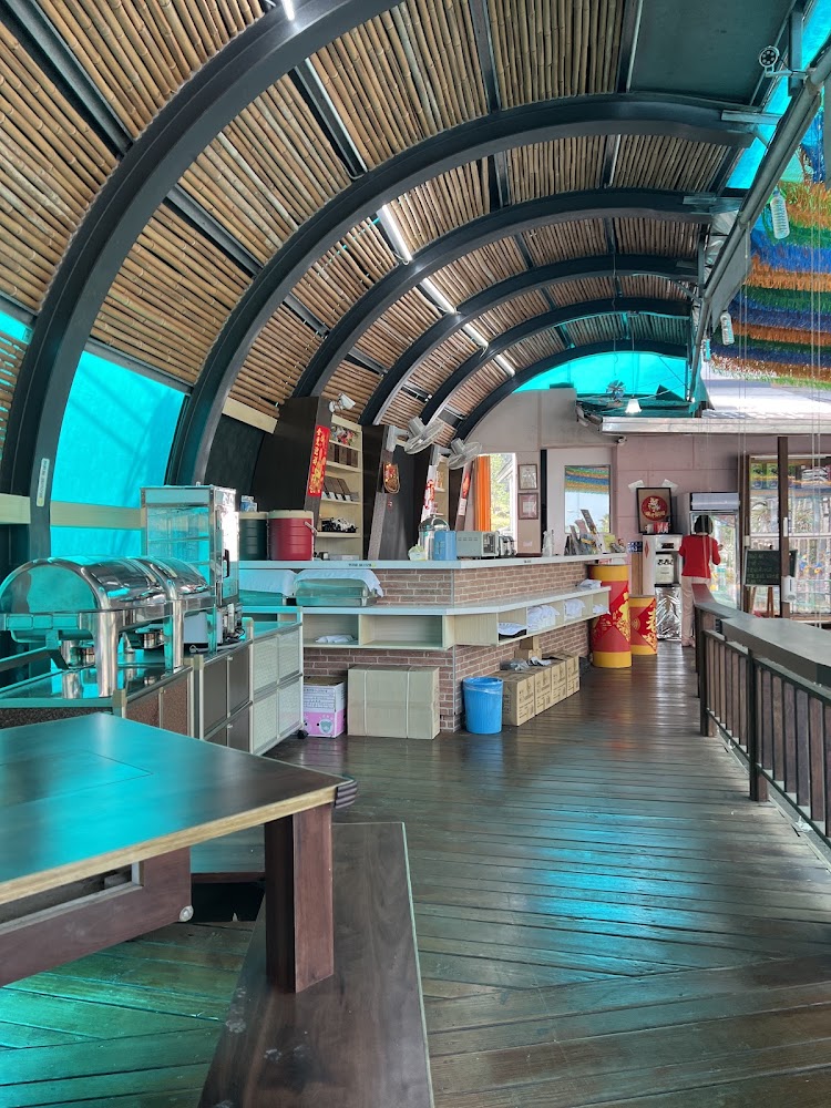 溪頭杉溪鹿溜滑梯小木屋餐廳空間