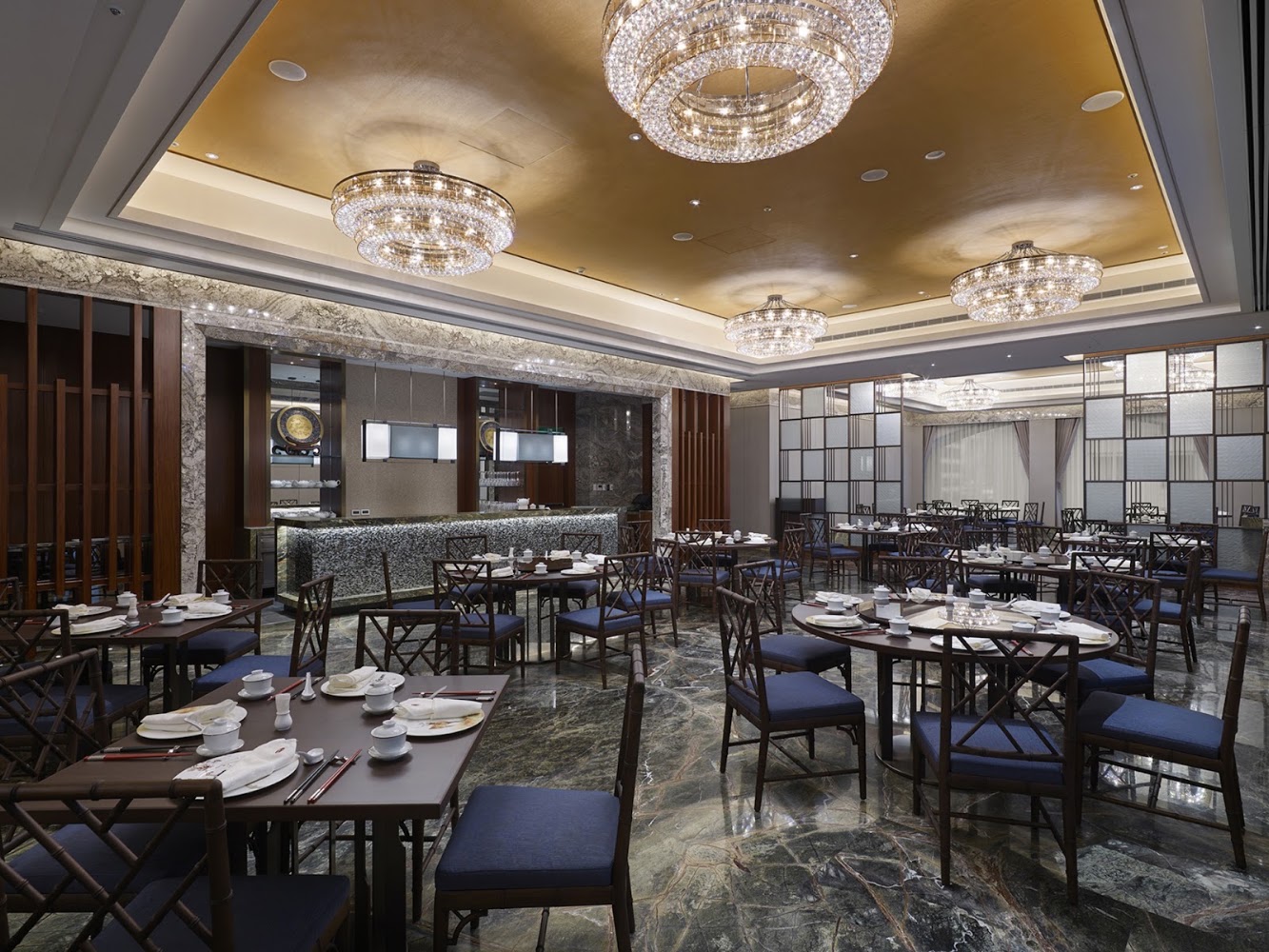 米香台菜餐廳華麗大廳與用餐座位