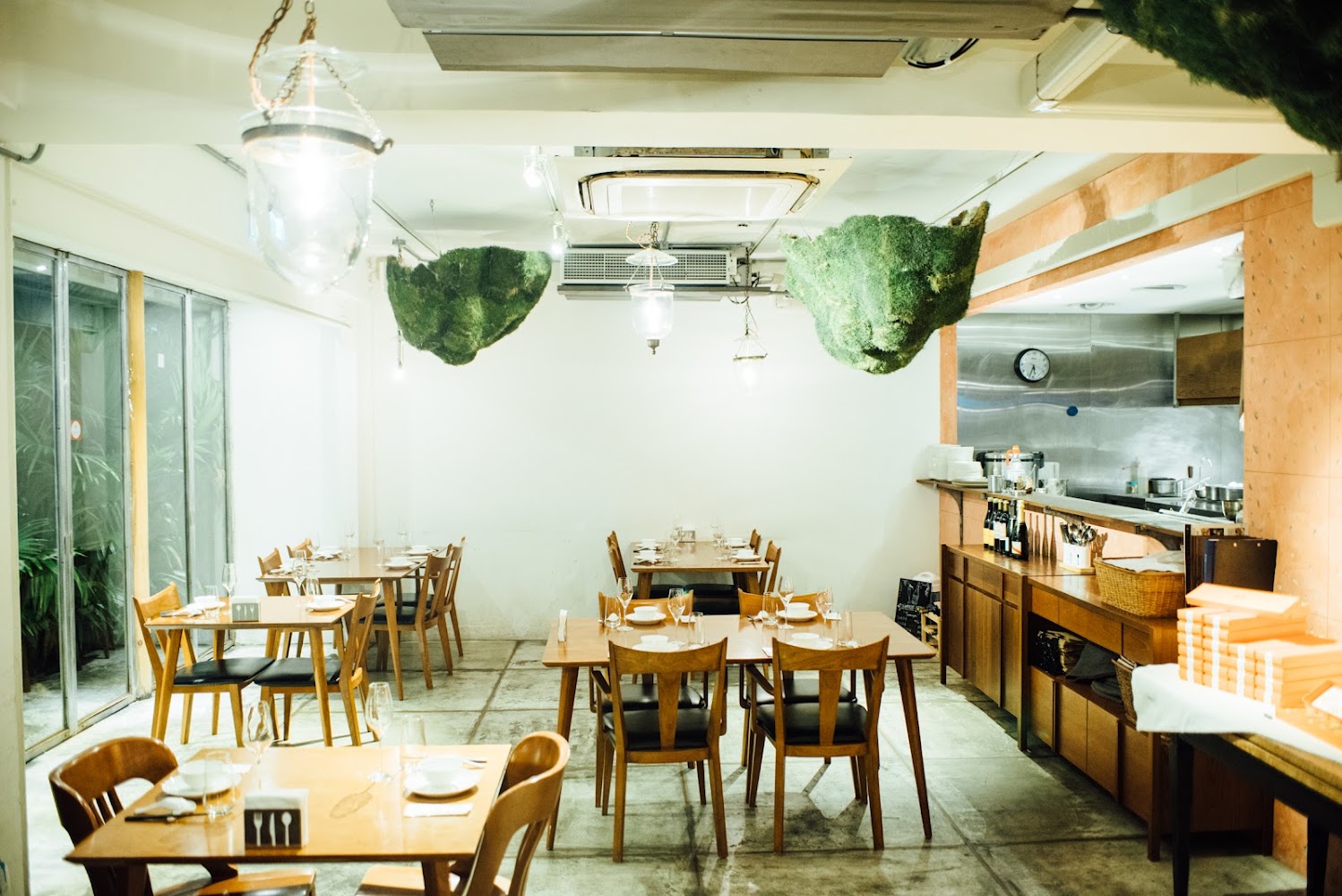 裝潢簡約溫馨的富錦樹台菜香檳敦北店內部空間