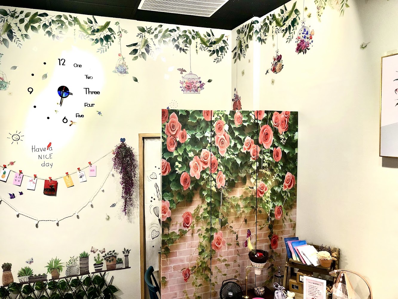糖心馨Cheesecake&Coffee店內花草角落