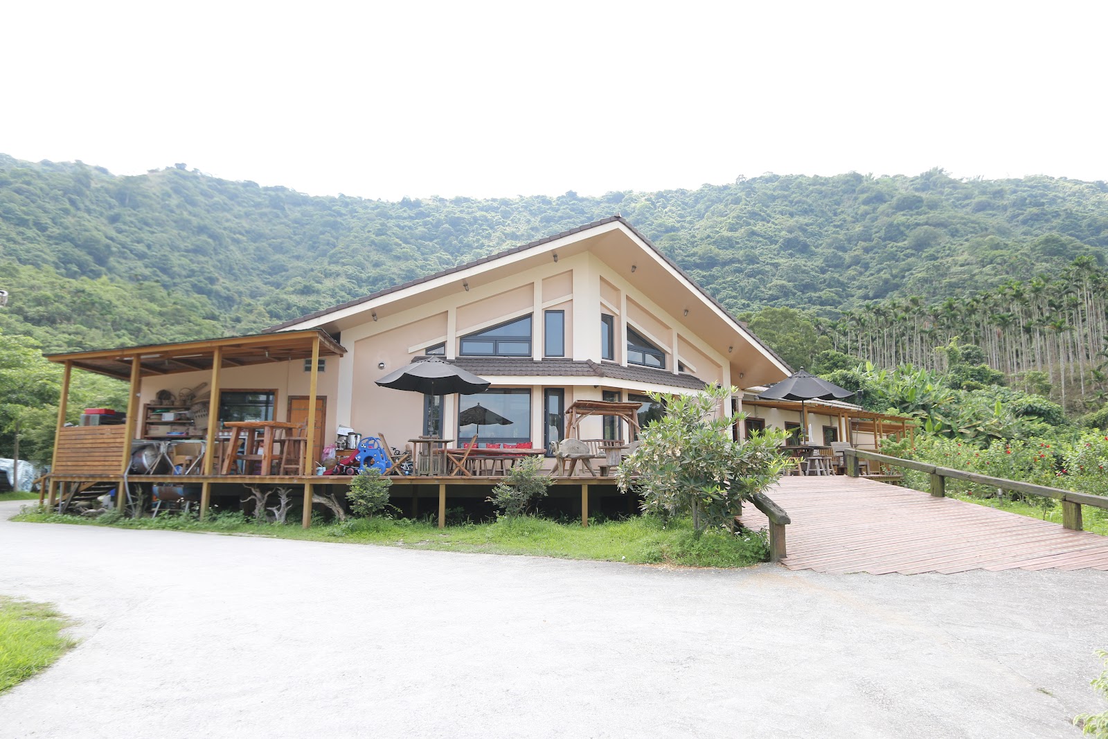 牛山呼庭木造主建築