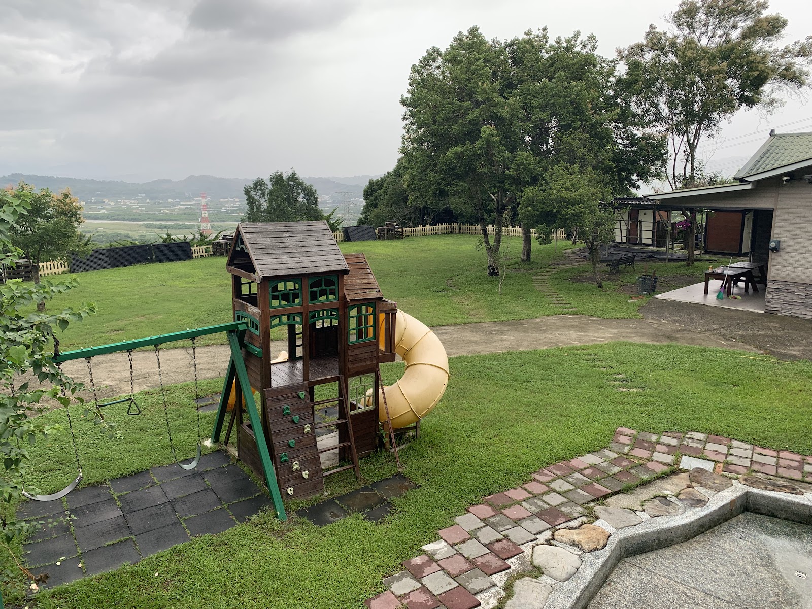 兩朵雲露營區親子木造遊戲區