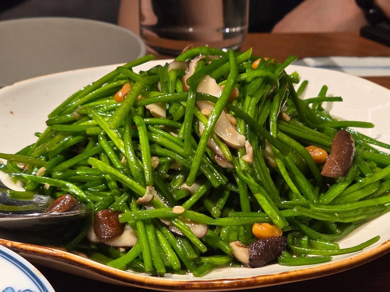 鮮菇炒水蓮