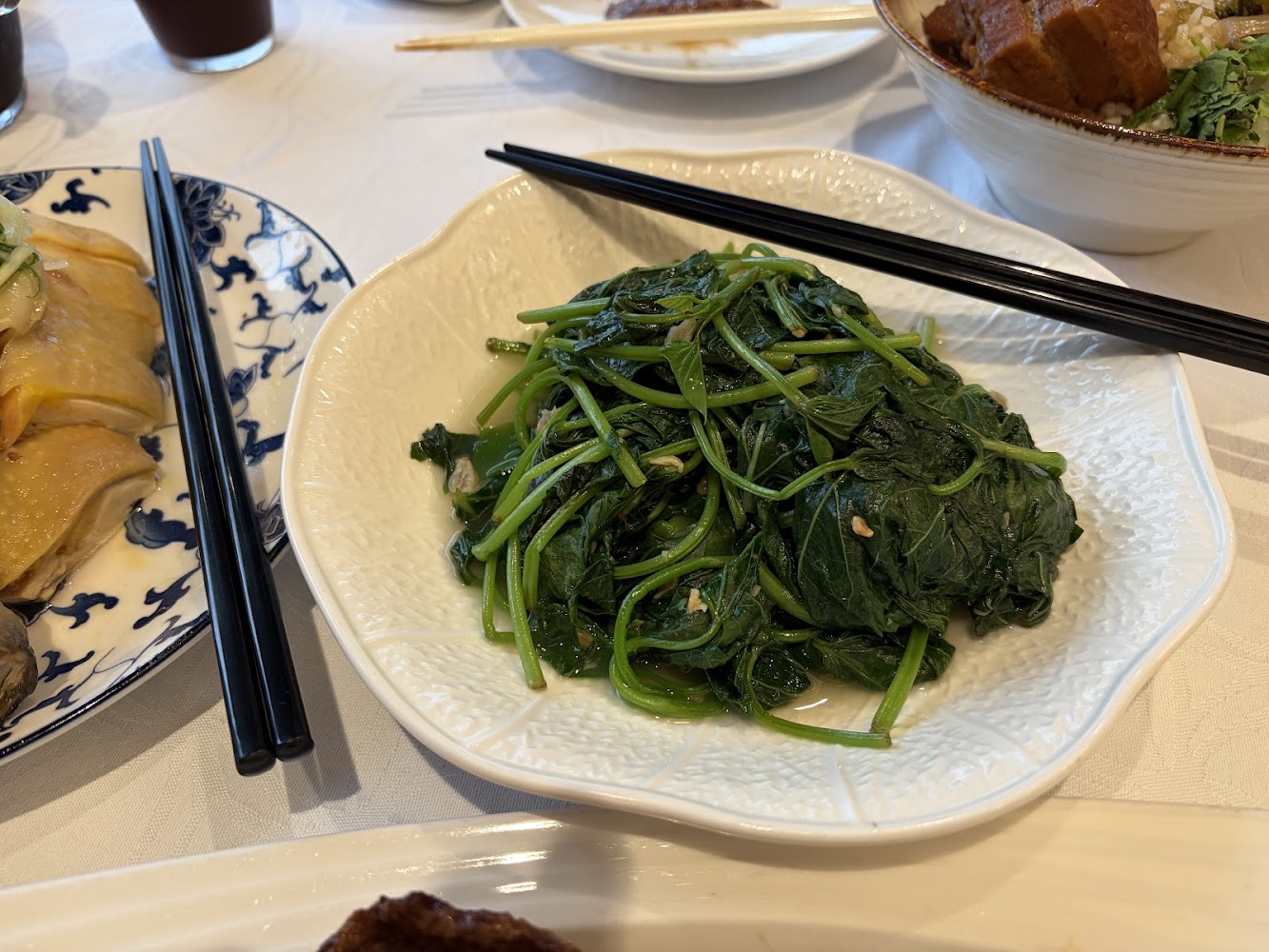 桌上多道台菜料理