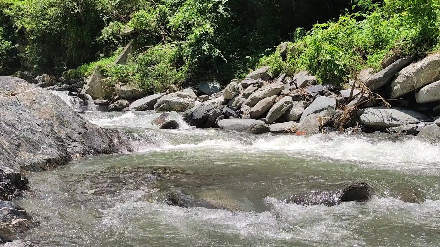 延平蝴蝶谷秘境岩石溪流景觀