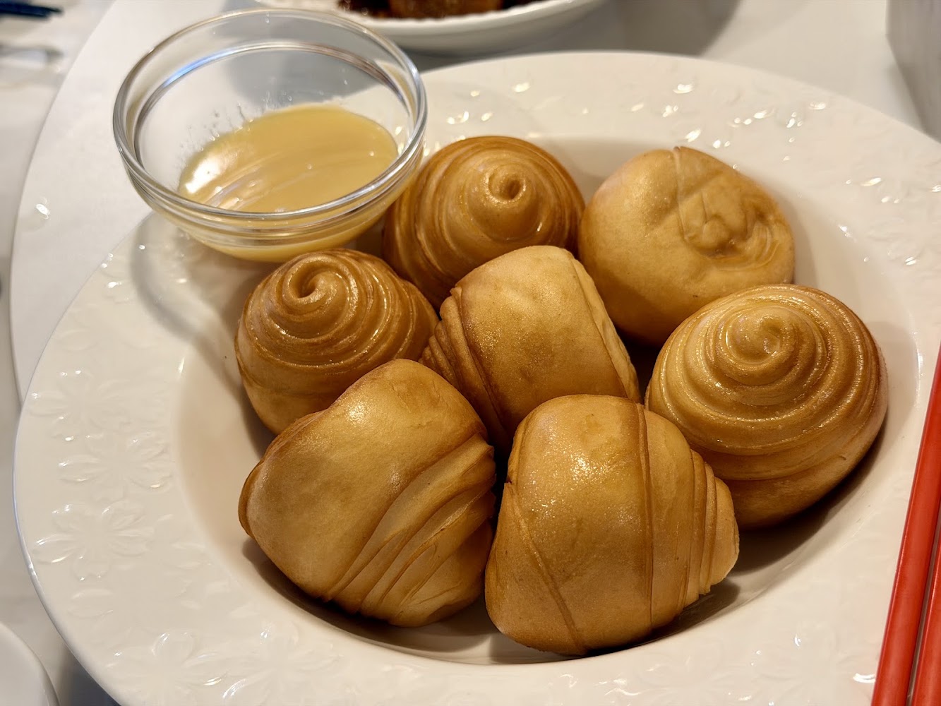 炸饅頭搭配煉乳沾醬