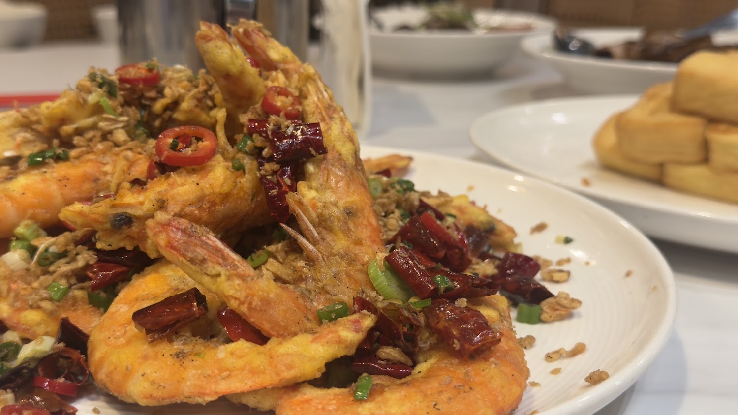 蒜末辣椒香辣蝦與炸豆腐
