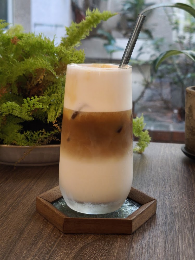 隱園咖啡分層冰拿鐵