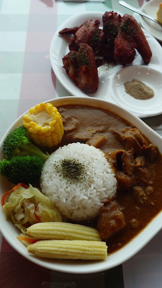 日式咖哩飯與雞翅套餐