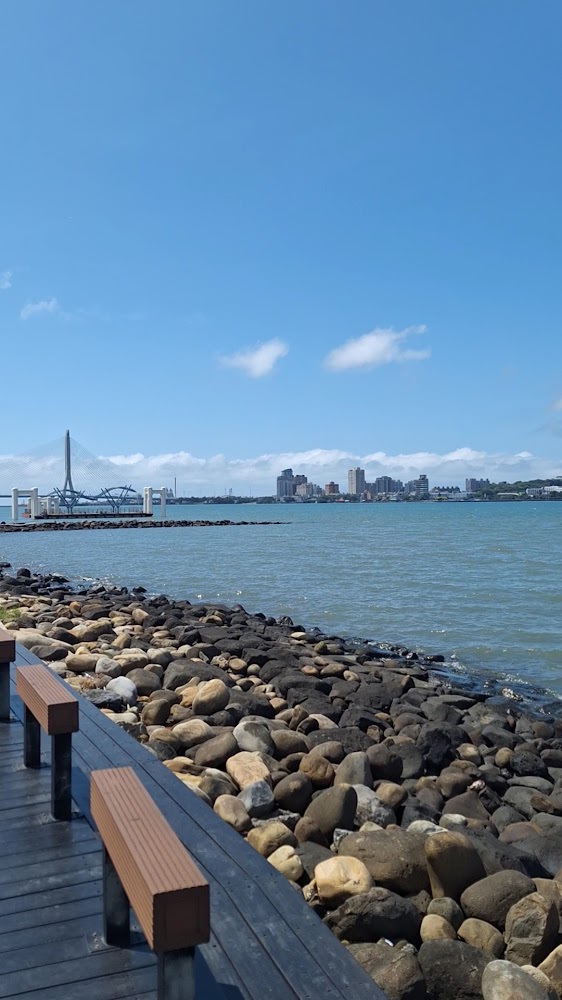 八里左岸海邊步道與眺望平台