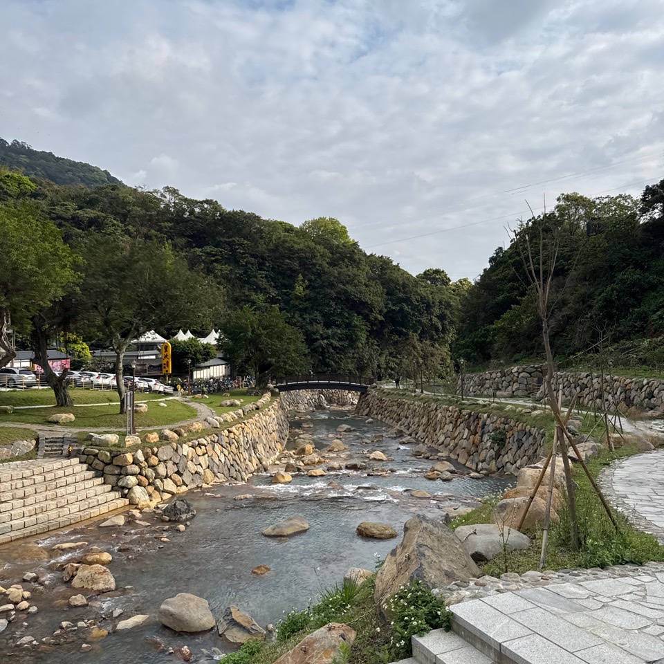 磺溪溫泉水岸步道遠景