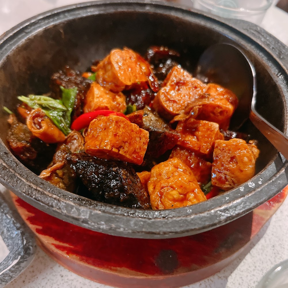 麻辣鐵鍋豆腐鴨血料理