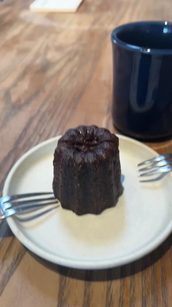 Subi coffee&bakery 可麗露與馬克杯