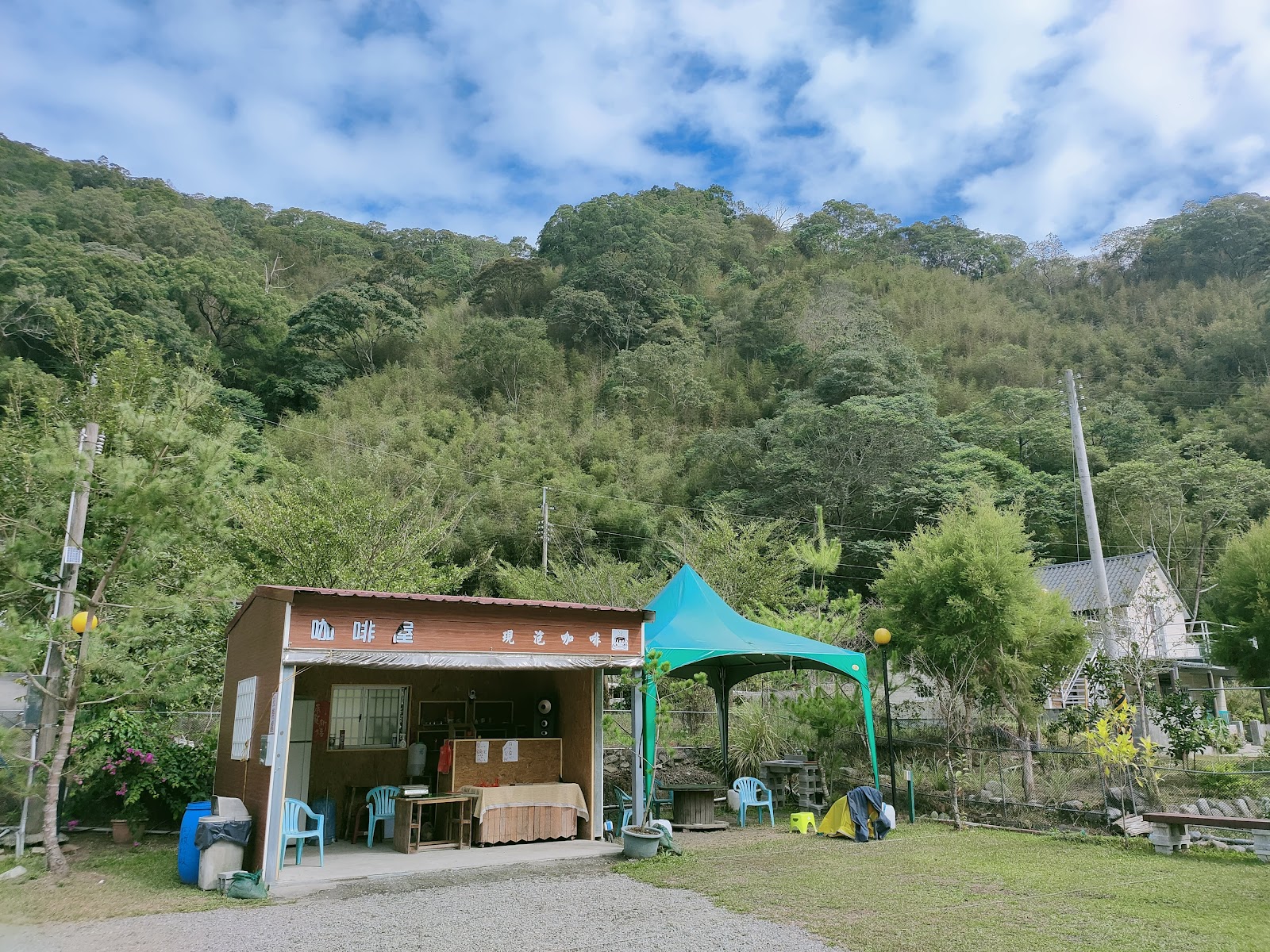 象鼻古道步道起點小屋與遮陽棚，苗栗泰安象鼻部落步道資訊
