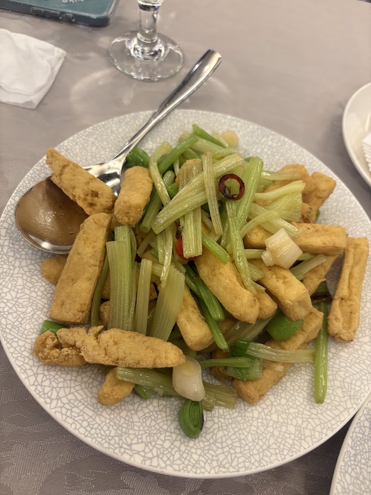 蓬萊邨台菜餐廳芹菜豆腐料理