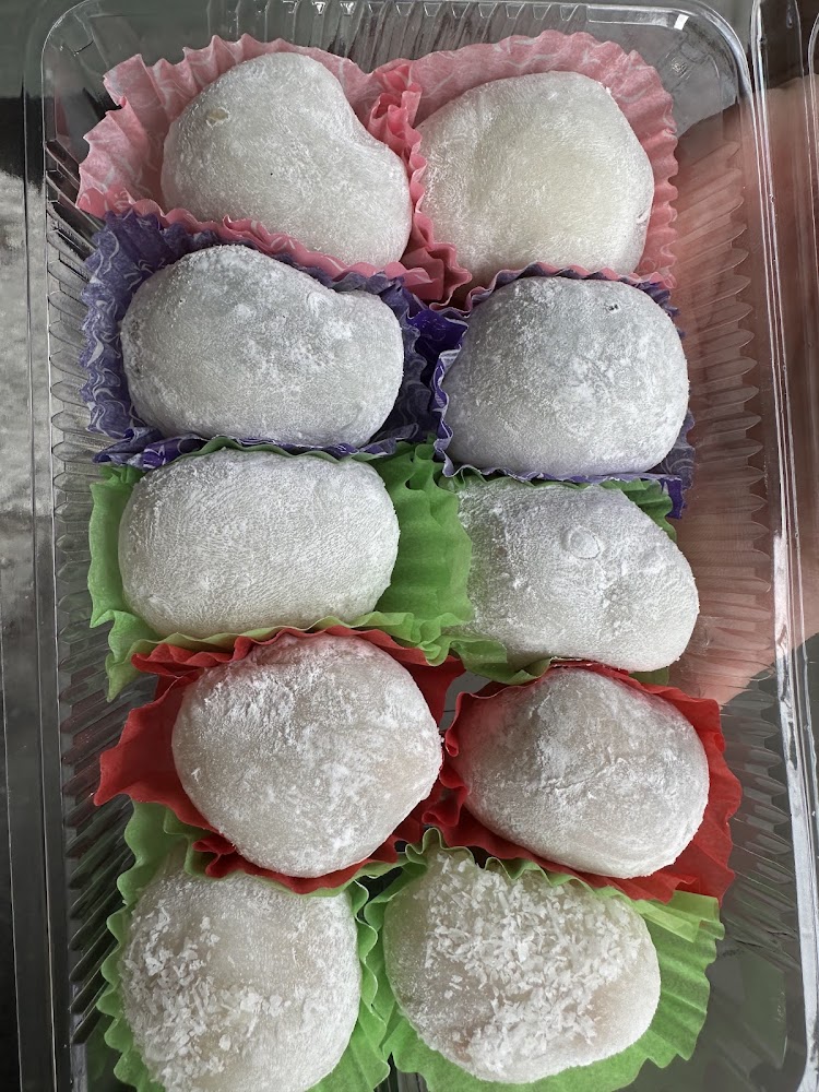 透明盒裝九顆麻糬排列整齊