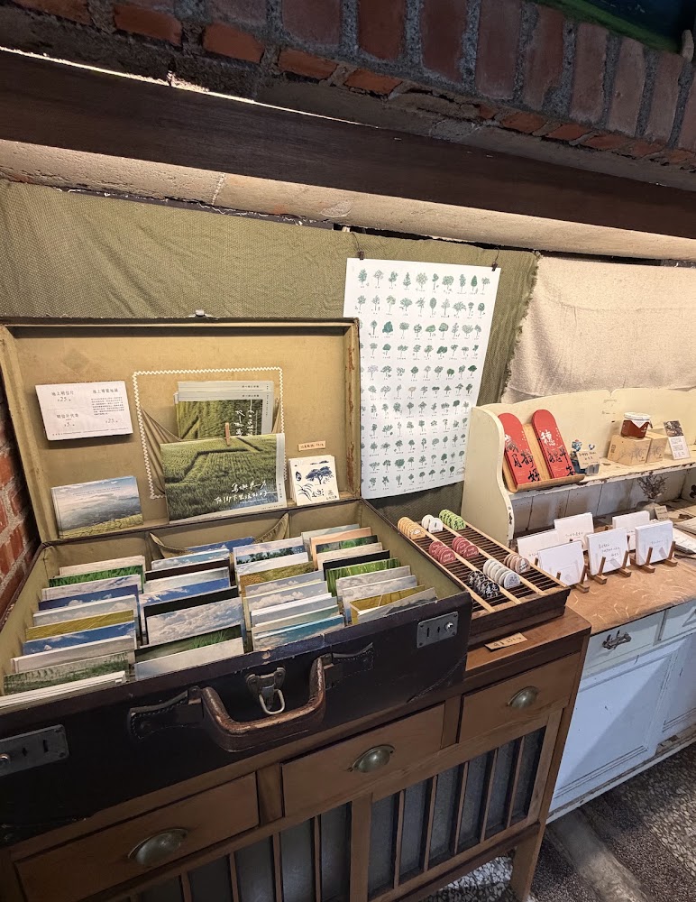 走走池上的文創展示區