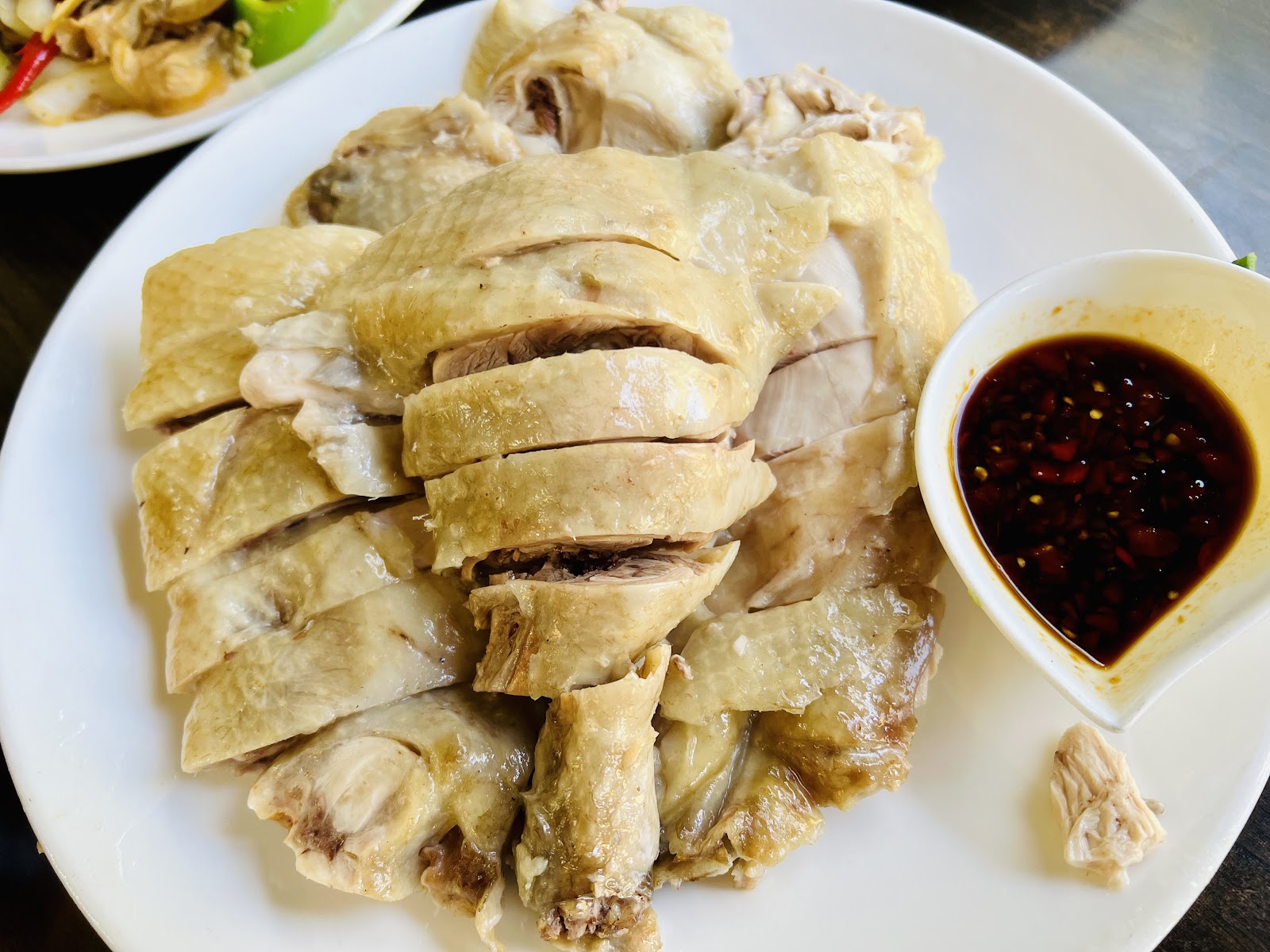 松川餐廳白斬土雞切盤沾醬
