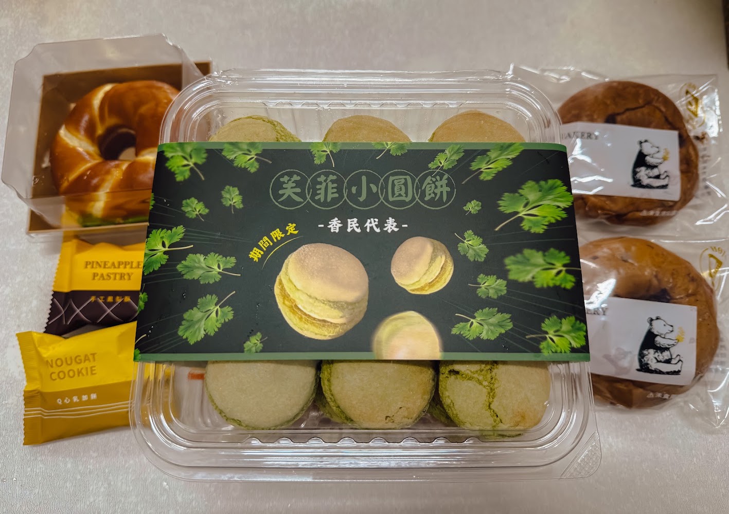 小熊菓子多款台灣特色糕點與包裝展示
