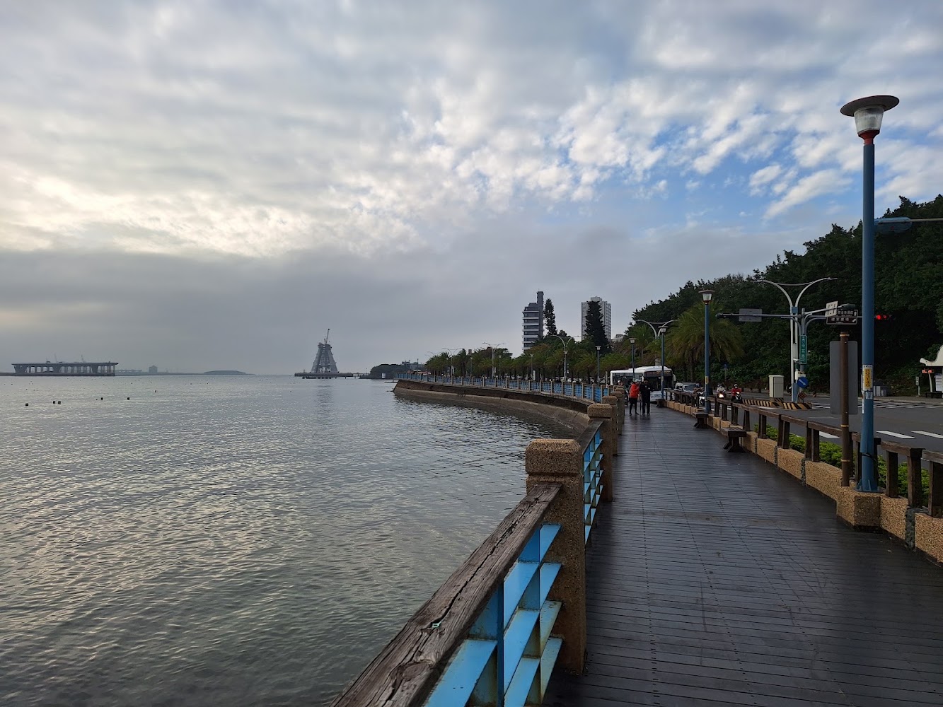 淡水油車口木棧道海濱步道景色