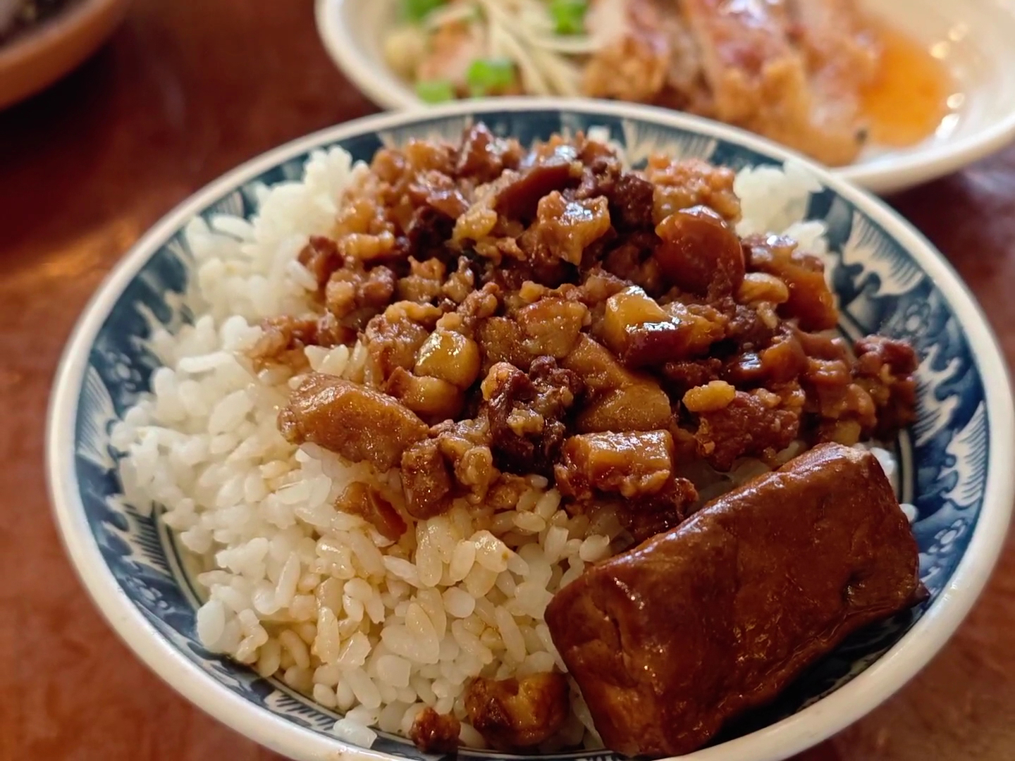 ㄤ咕麵滷肉飯
