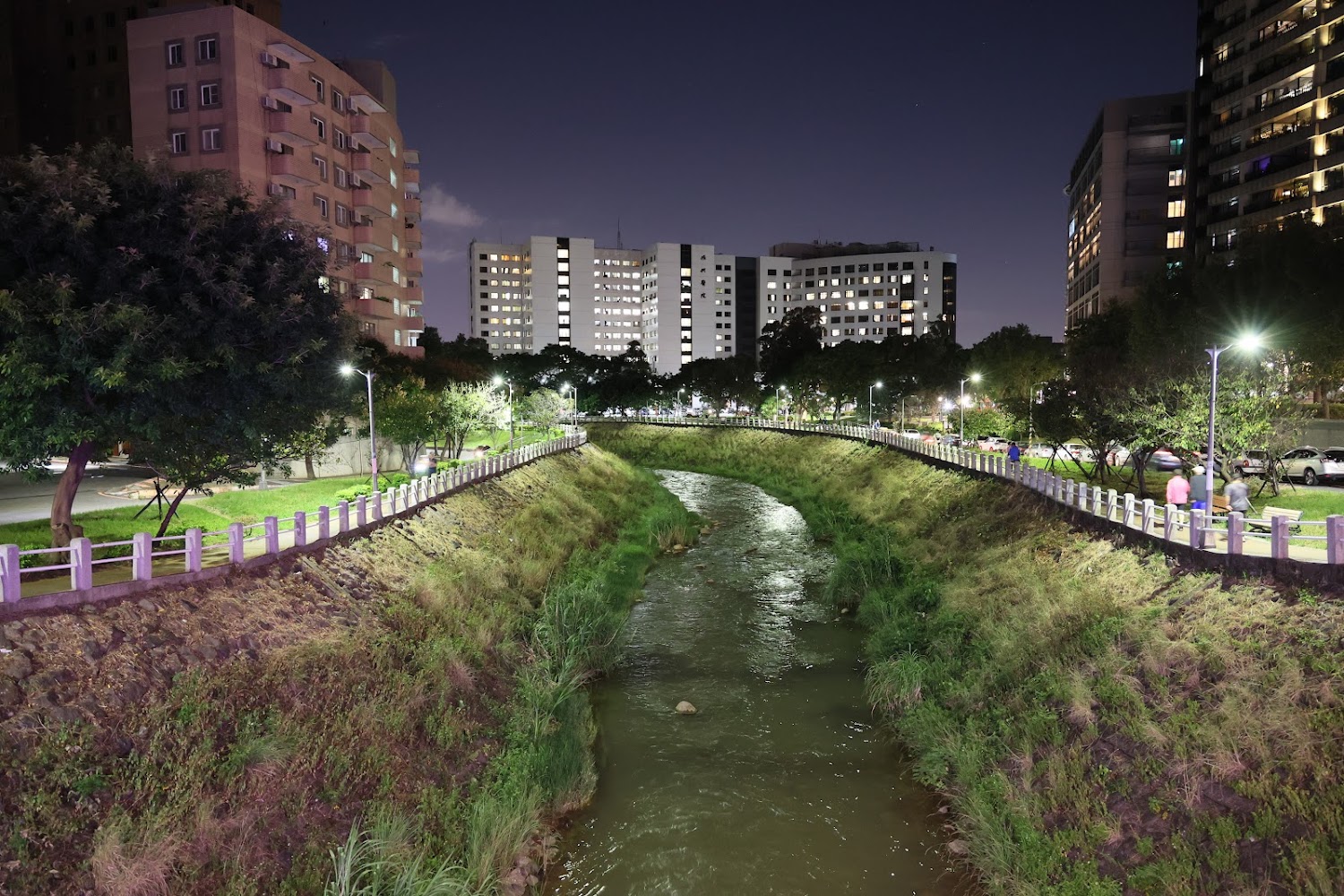 磺溪彩虹步道夜間景觀