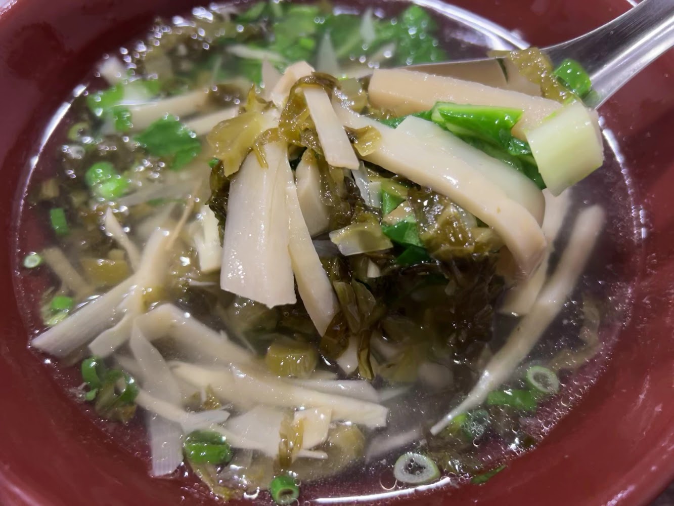 清湯配筍絲與酸菜