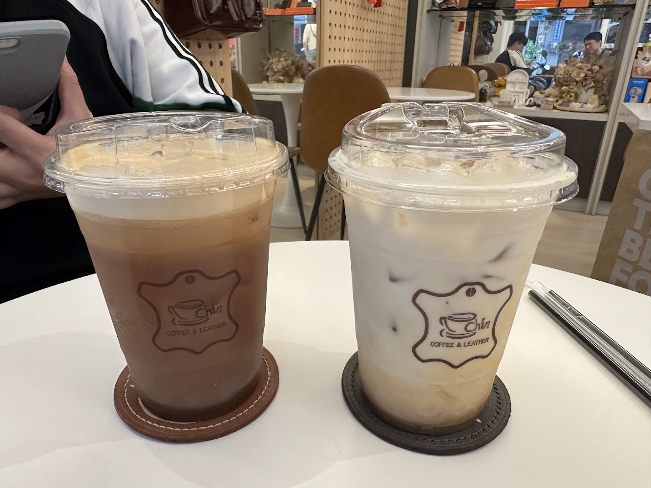 Chin coffee 兩杯冰咖啡