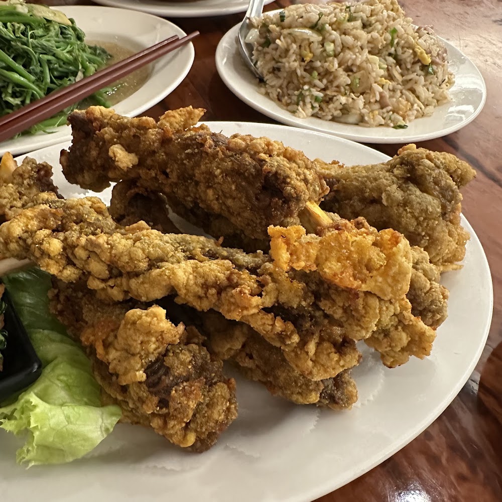 興蓬萊酥炸排骨與台菜桌菜