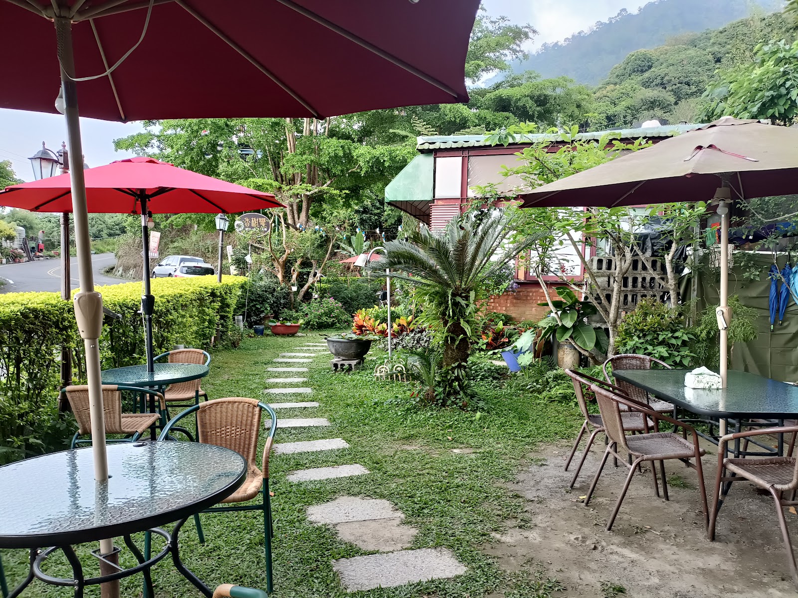 香樹灣火鍋簡餐廳戶外庭院全景