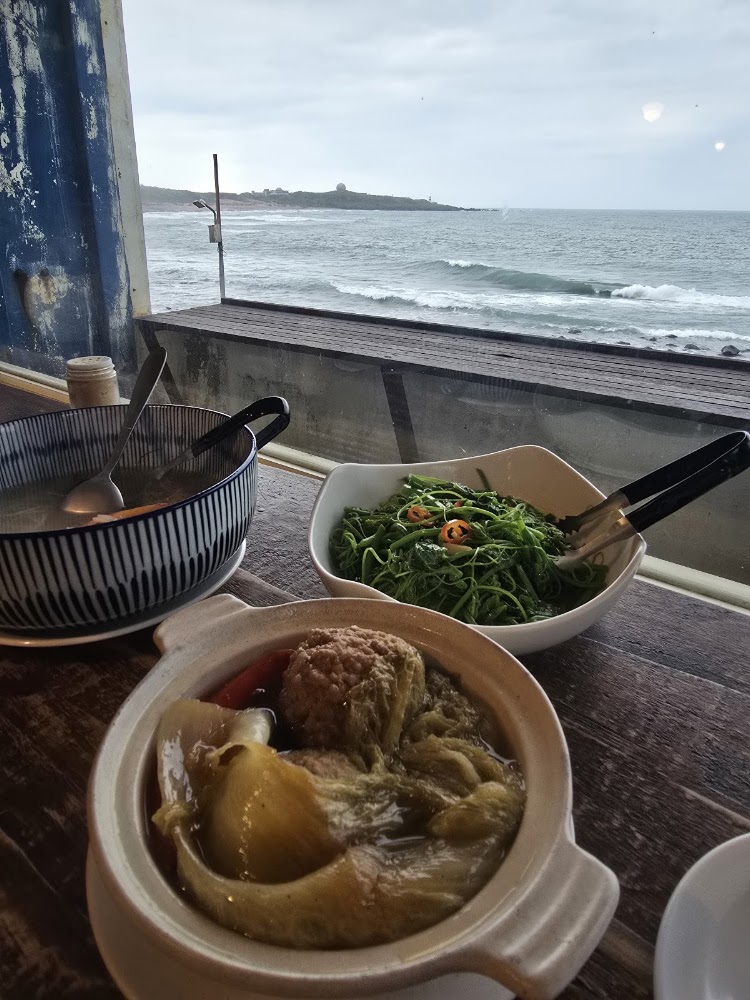 靠北叢山曉中式料理與海景