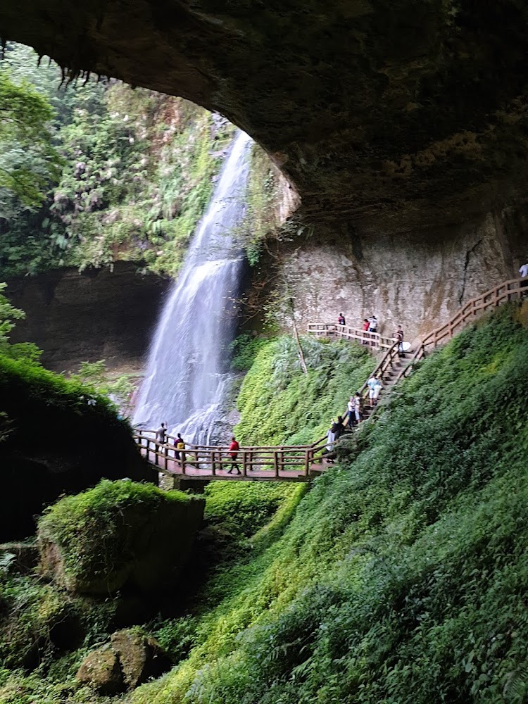 松瀧岩瀑布岩洞步道