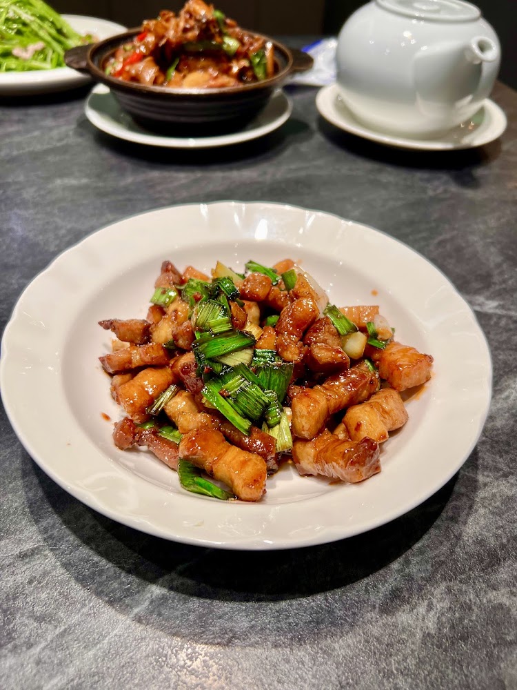 白玉樓經典台菜高雄店炒豬肉青蔥料理