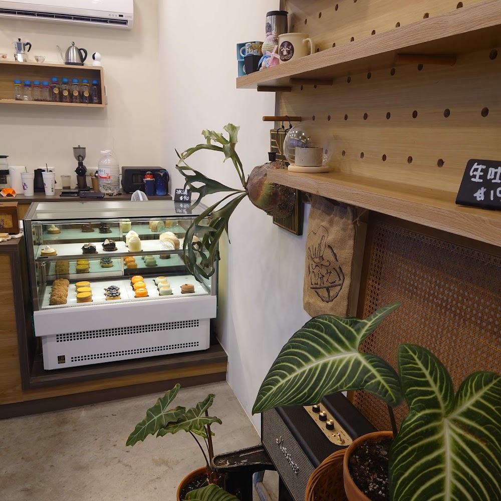 咖啡廳櫃檯與冷藏甜點展示櫃