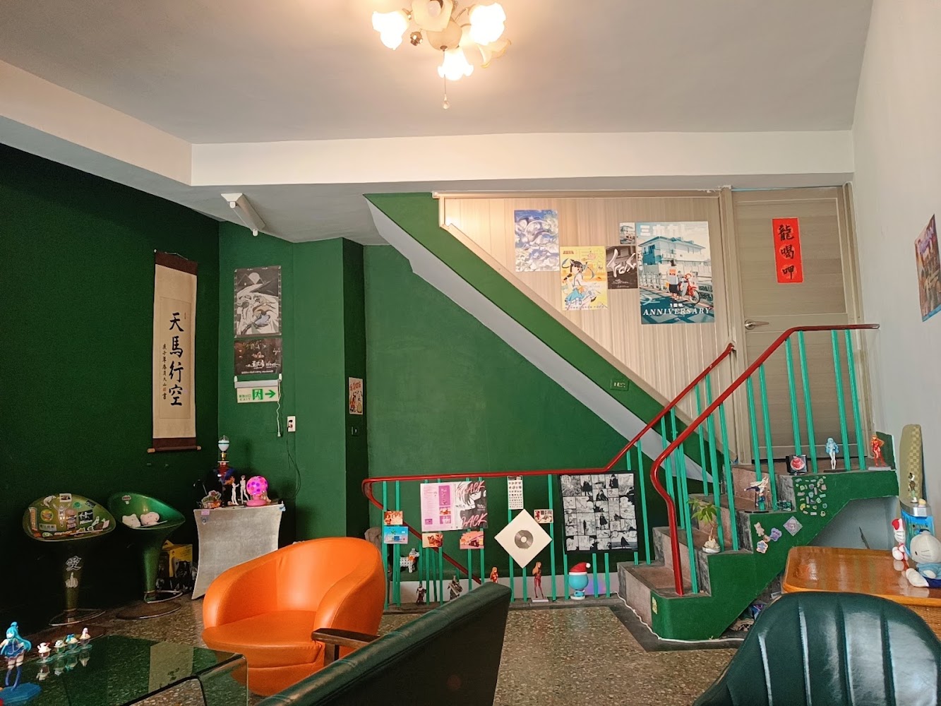 頂讓甜點店樓梯與動漫收藏空間