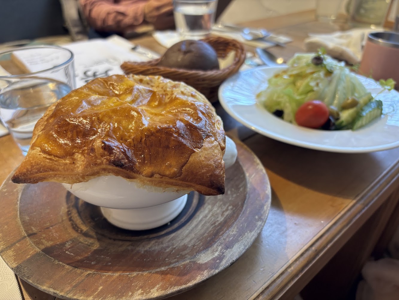 白房子Yang Ming Cafe酥皮濃湯與沙拉