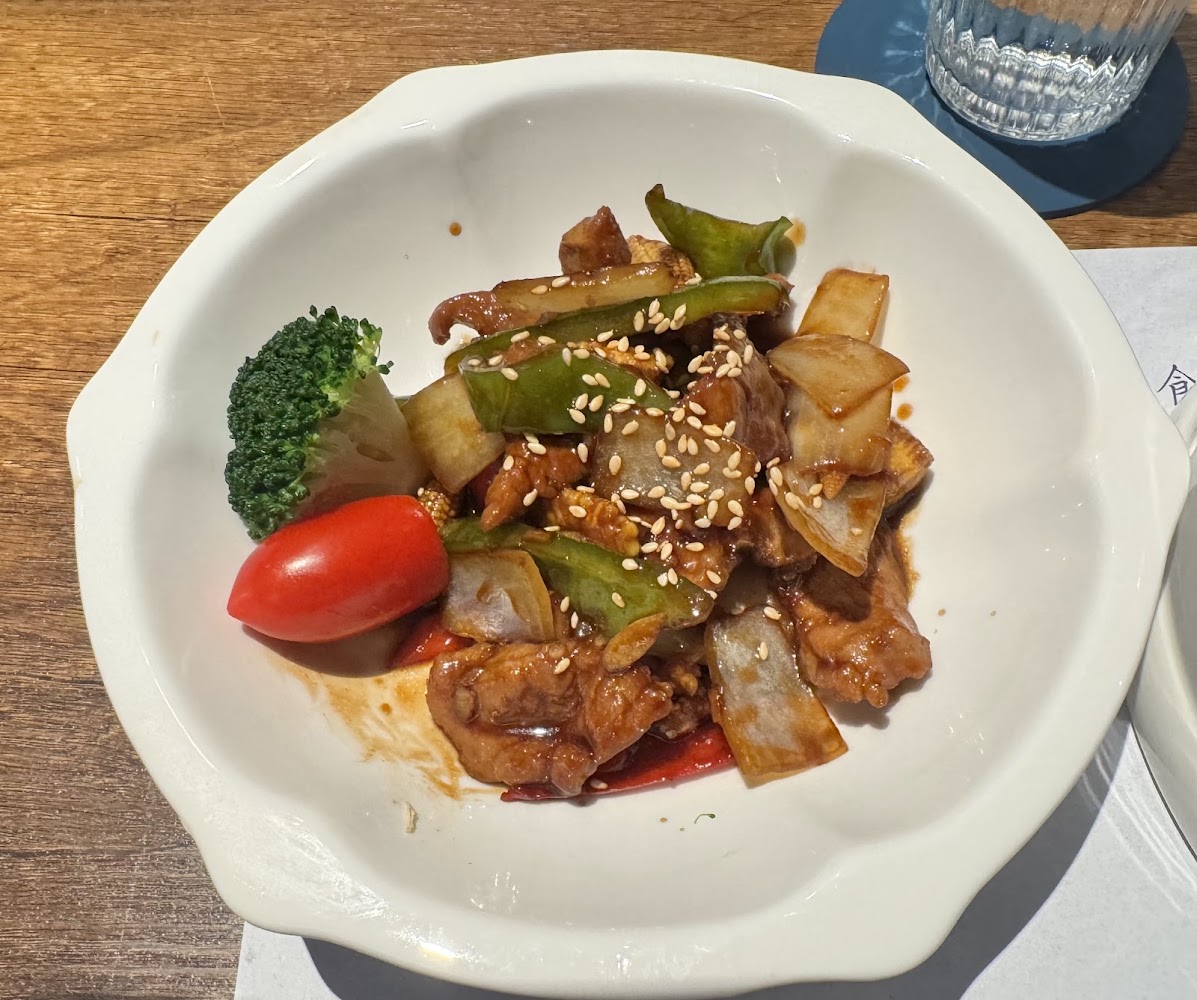 阜邸輕台菜私廚料理炒豬肉片與青椒洋蔥