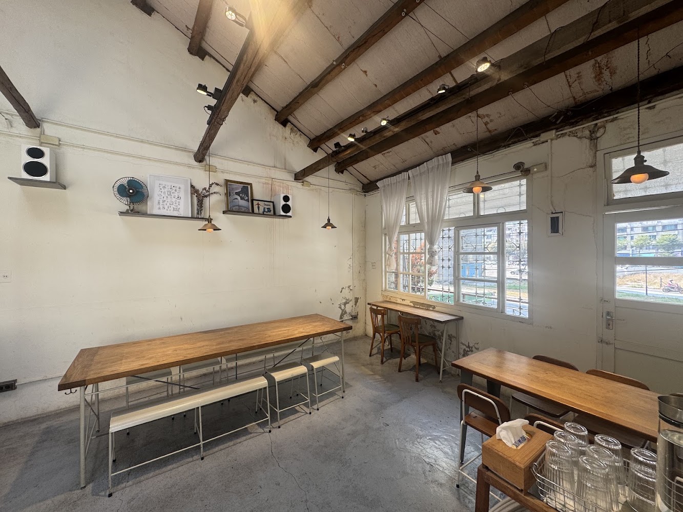 Subi coffee&bakery 室內空間與採光